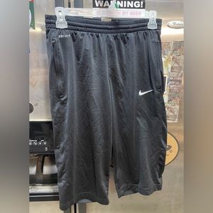Mens Nike Dri-Fit  3/4 Soccer pants Libero knit shorts sz. Medium M 588459-010